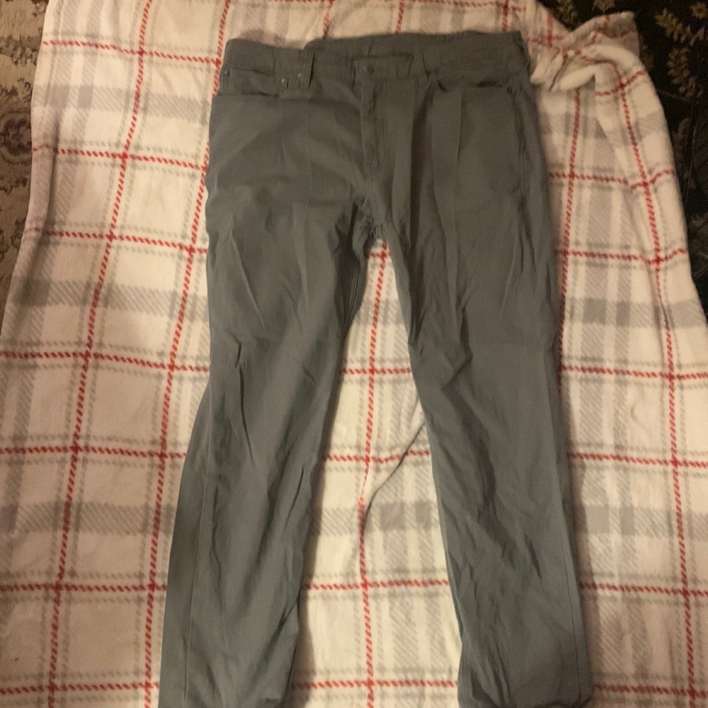 Levi’s gray mens 511. Waist 38 and length 30. Wore a handful of times.